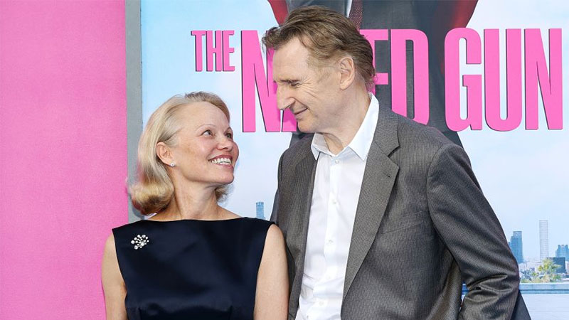 Памела Андерсън и Лиъм Нийсън на премиерата на филма “Голо оръжие“ в Ню Йорк, 28 Юли, 2025 г.