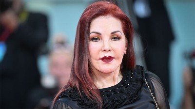 Присила Пресли на червения килим за филма „Присила“ на 80-ия Международен филмов фестивал във Венеция през Септември, 2023 г.