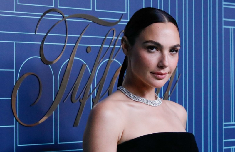 Гал Гадот по време на повторното откриване на магазин на Tiffany & Co в Ню Йорк на 27 Април 2023 г.