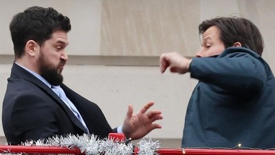 Марк Уолбърг и Кит Харингтън по време на снимките на филма “Семеен план 2“.