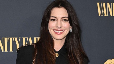 Ан Хатауей присъства на премиерата в Ню Йорк на филма „Стажантът“ в театъра на Гилдията на режисьорите, 8 Октомври 2024 г.