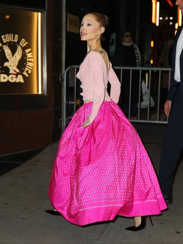 Ариана Гранде по време на специалната прожекция на втората част от филмовата адаптация на “Wicked“.