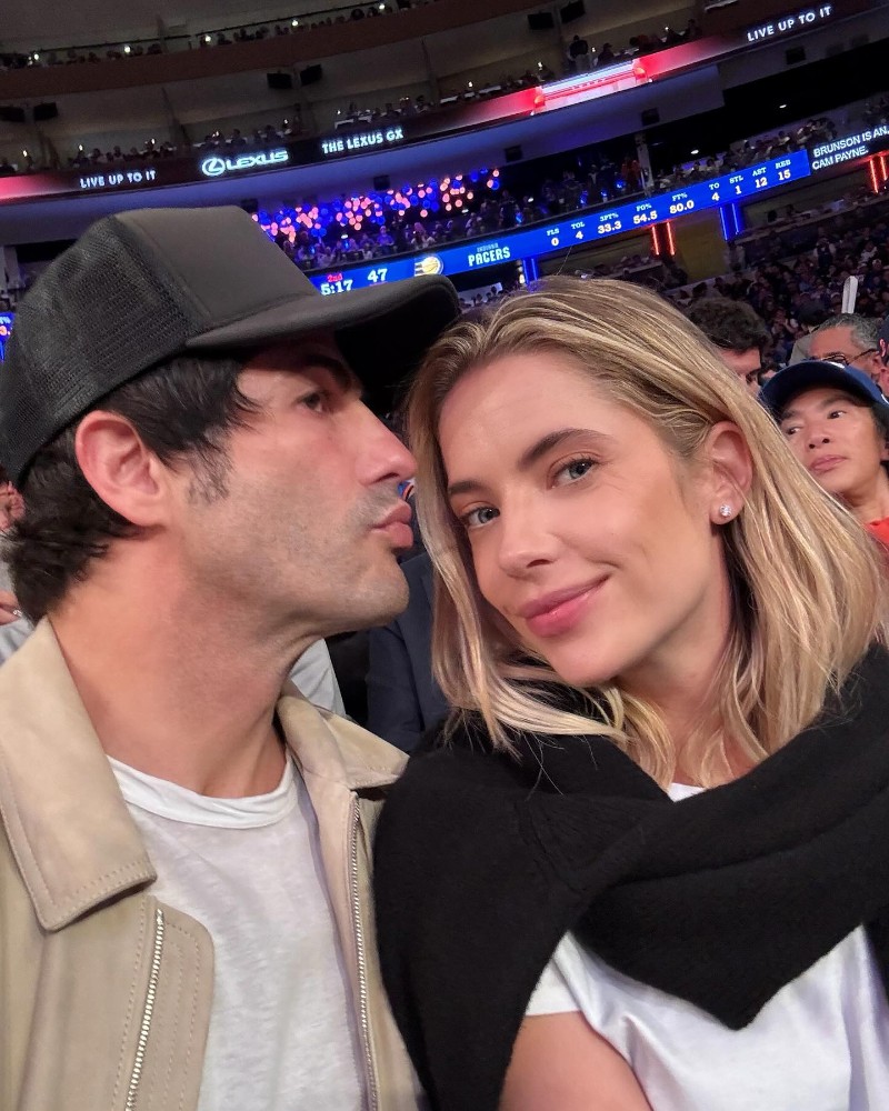 Брандън Дейвис и Ашли Бенсън.