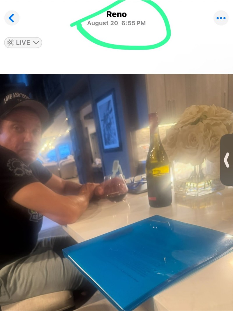 Джеръми Ренър, заснет от И Джоу.