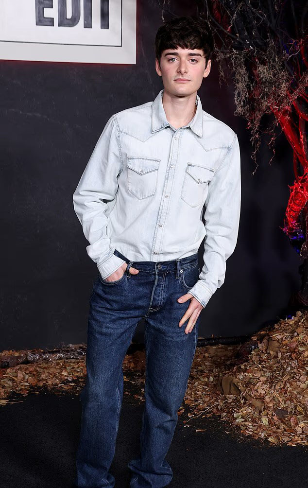 Ноа Шнап по време на събитие на сериала “Stranger Things“ в Лос Андежлис, 8 Ноември, 2025 г.