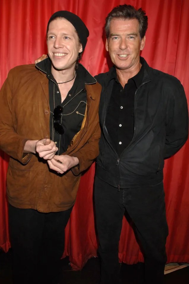 Кристофър и Пиърс Броснан.