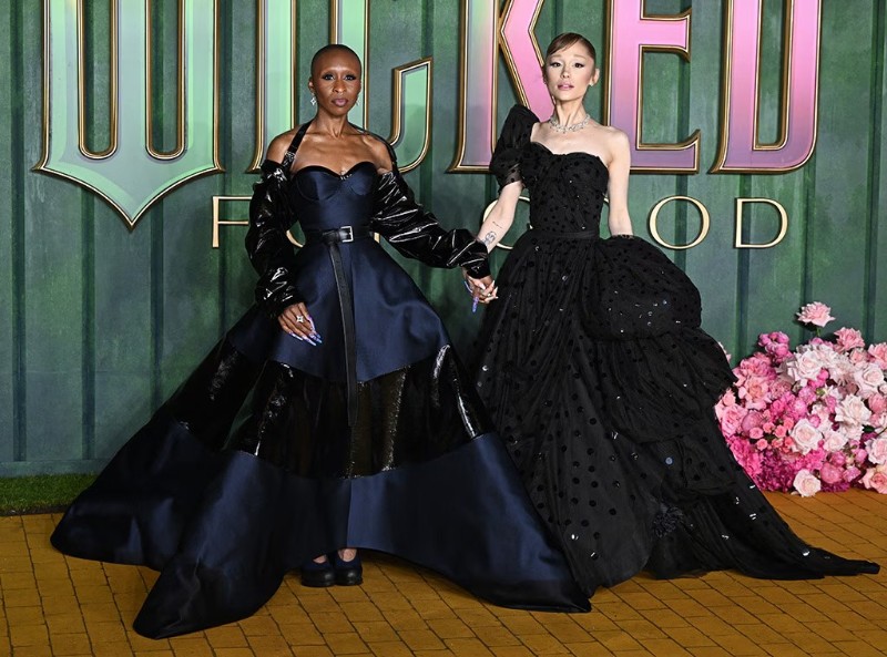 Ариана Гранде и Синтия Ериво по време на премиерата на филма “Wicked: For Good“.