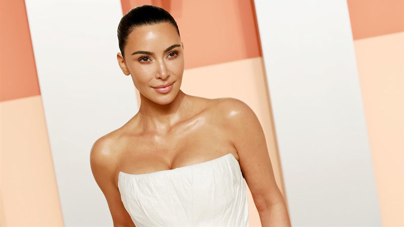 Ким Кардашиян присъства на Оскар партито на Vanity Fair 2025 на 2 Март 2025 г. в Бевърли Хилс, Калифорния.