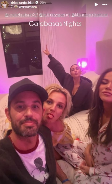 Кейд Хъдсън, Бритни Спиърс, Ким и Клои Кардашиян.