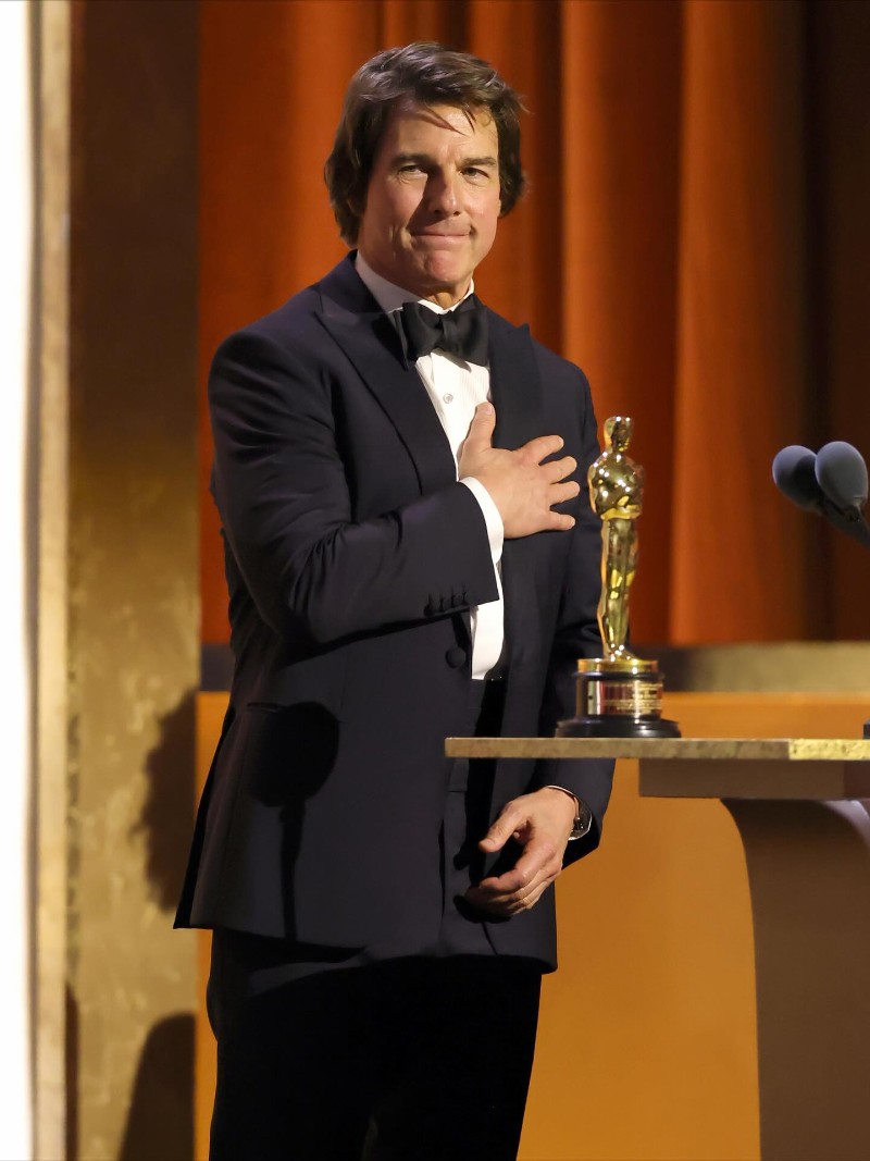 Том Круз благодари за наградата “Оскар“.