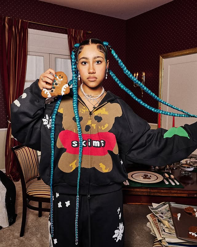 Норт Уест рекламира SKIMS.