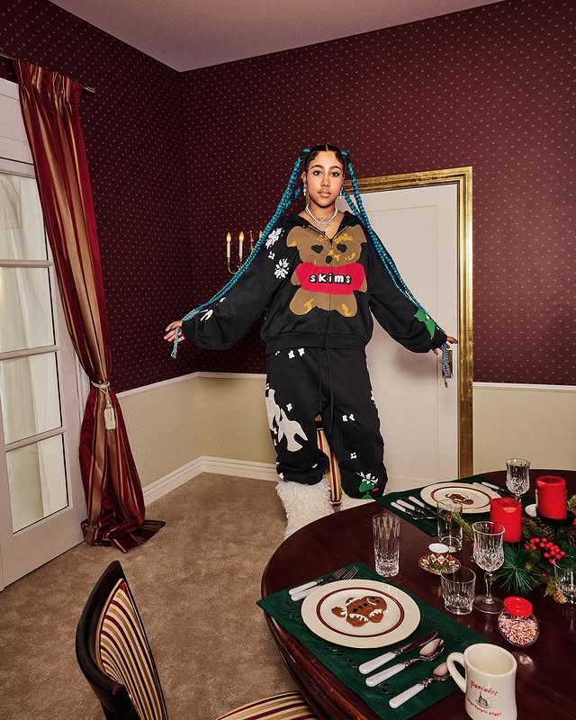 Норт Уест в рекламната кампания.