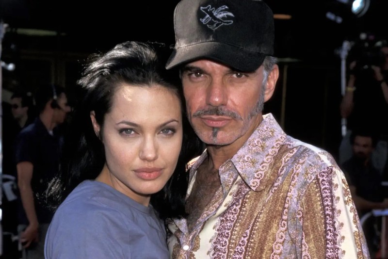 Били Боб Торнтън и Анджелина Джоли през 2000 г.