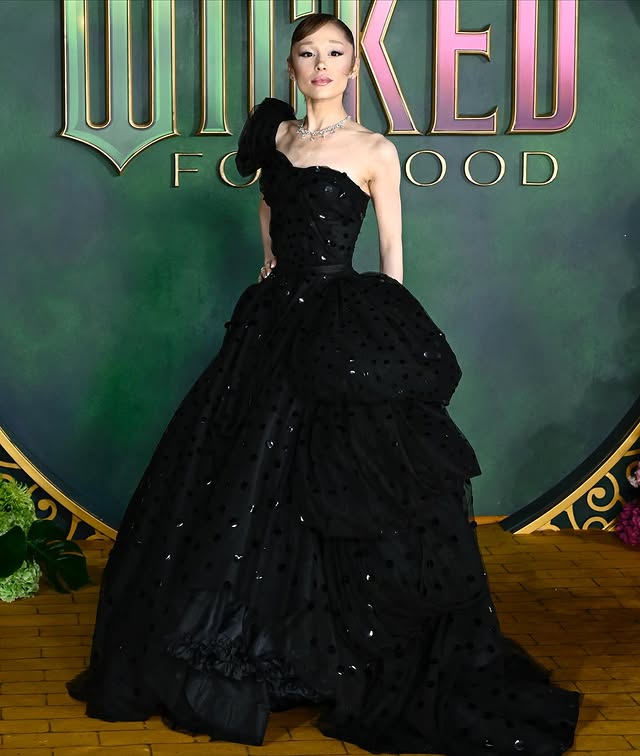 Ариана Гранде на премиерата на филма “Wicked: For Good“ в Лондон.