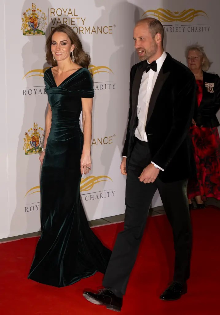 Кейт Мидълтън и принц Уилям на събитието Royal Variety Performance.