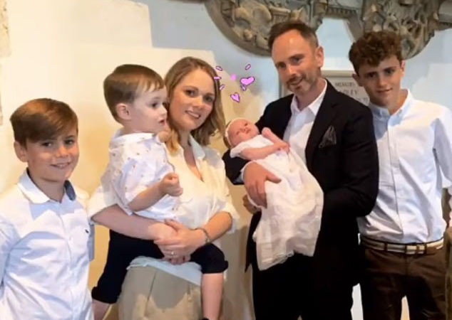 Кристиан заедно със съпругата си Ема Стафорд и дъщеря им Табата.