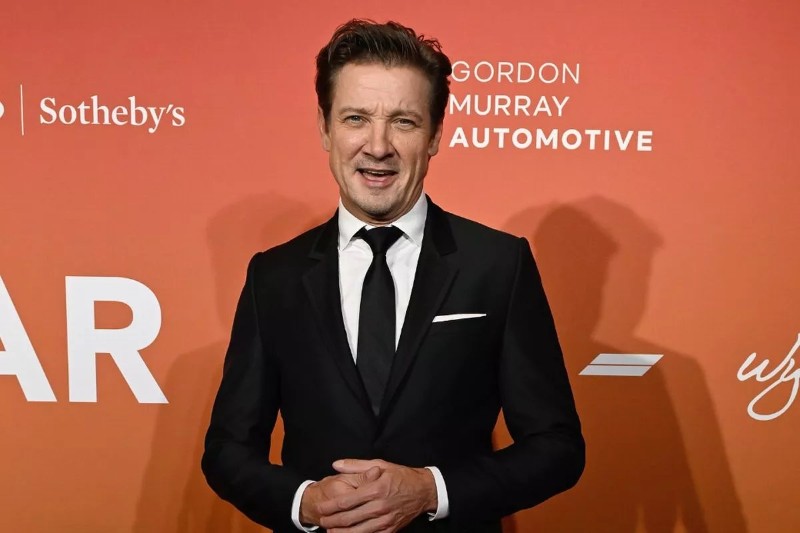 Джеръми Ренър на галата на amfAR Лас Вегас 2025 в хотел Wynn Лас Вегас.