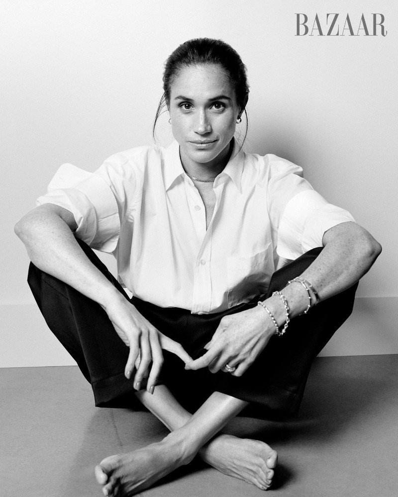 Меган Маркъл в позата, която напомня за принцеса Даяна