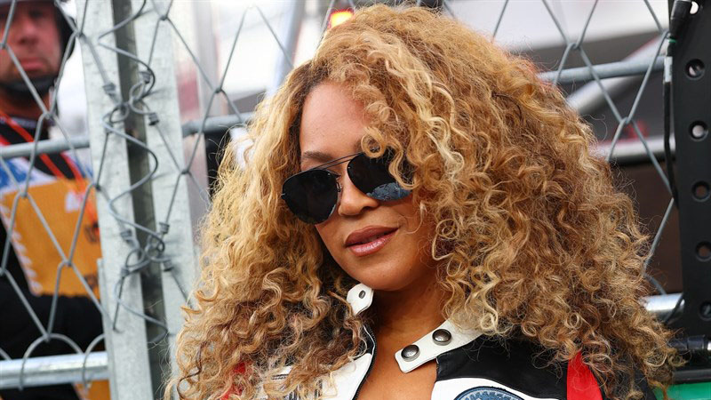 Бионсе по време на Формула 1 в Лас Вегас.