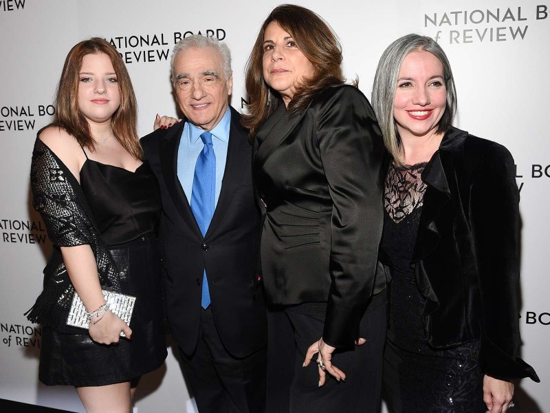 Мартин Скорсезе с дъщерите си Франческа Скорсезе, Кати Скорсезе и Доменика Камерън-Скорсезе на церемонията по връчването на наградите на National Board of Review през 2020 г.