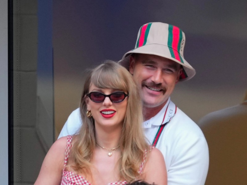 Тейлър Суифт и Травис Келси.