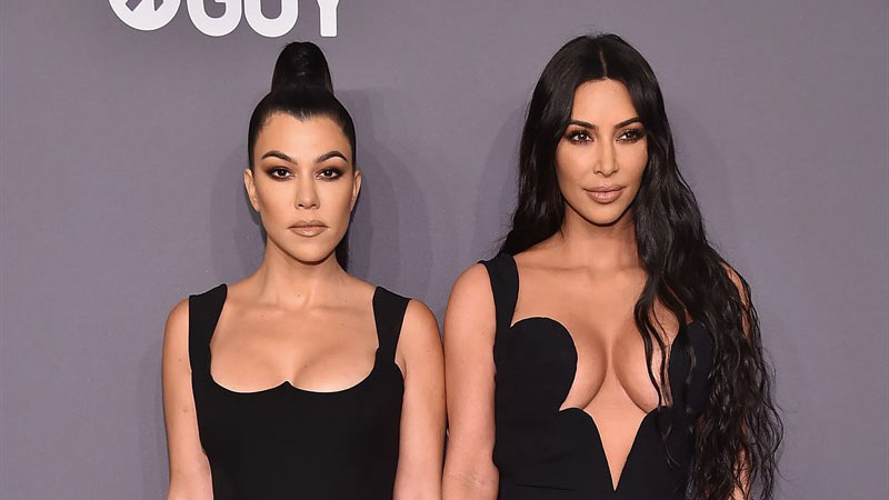 Кортни и Ким Кардашиян.