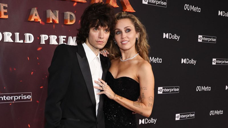 Майли Сайръс и Макс Морандо.