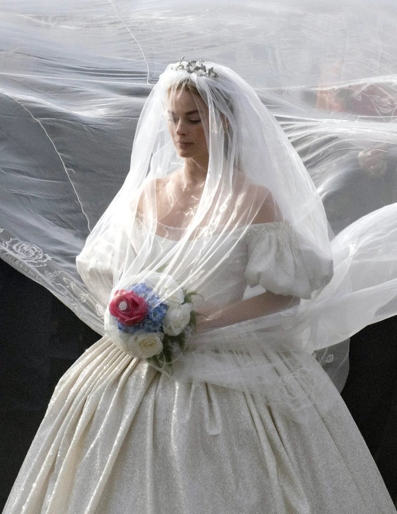 Марго Роби в кадър от филма “Брулени хълмове“.