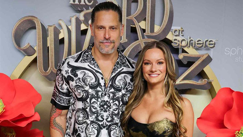 Джо Манганиело и Кейтлин О’Конър на премиерата на „Магьосникът от Оз в Sphere“ на 28 Август 2025 г. в Лас Вегас, Невада.