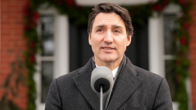 Канадският премиер Джъстин Трюдо прави изявление пред Ридо Котидж в Отава в Понеделник, 6 Януари 2025 г.